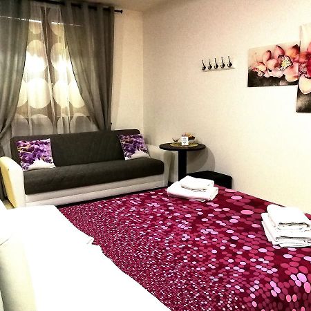 B&B Black&White And Apartments Cantu Ngoại thất bức ảnh