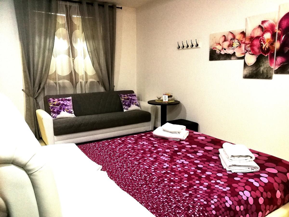 B&B Black&White And Apartments Cantu Ngoại thất bức ảnh